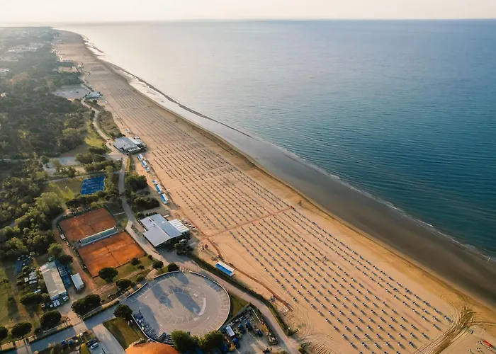 Just Steps From The Apartmán Bibione